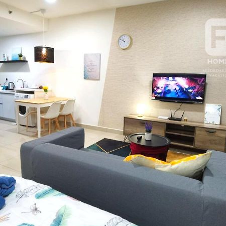 Netflix Wifi Trefoil Homestay Setia Alam Sacc Homestay Fe Shah Alam Bagian luar foto