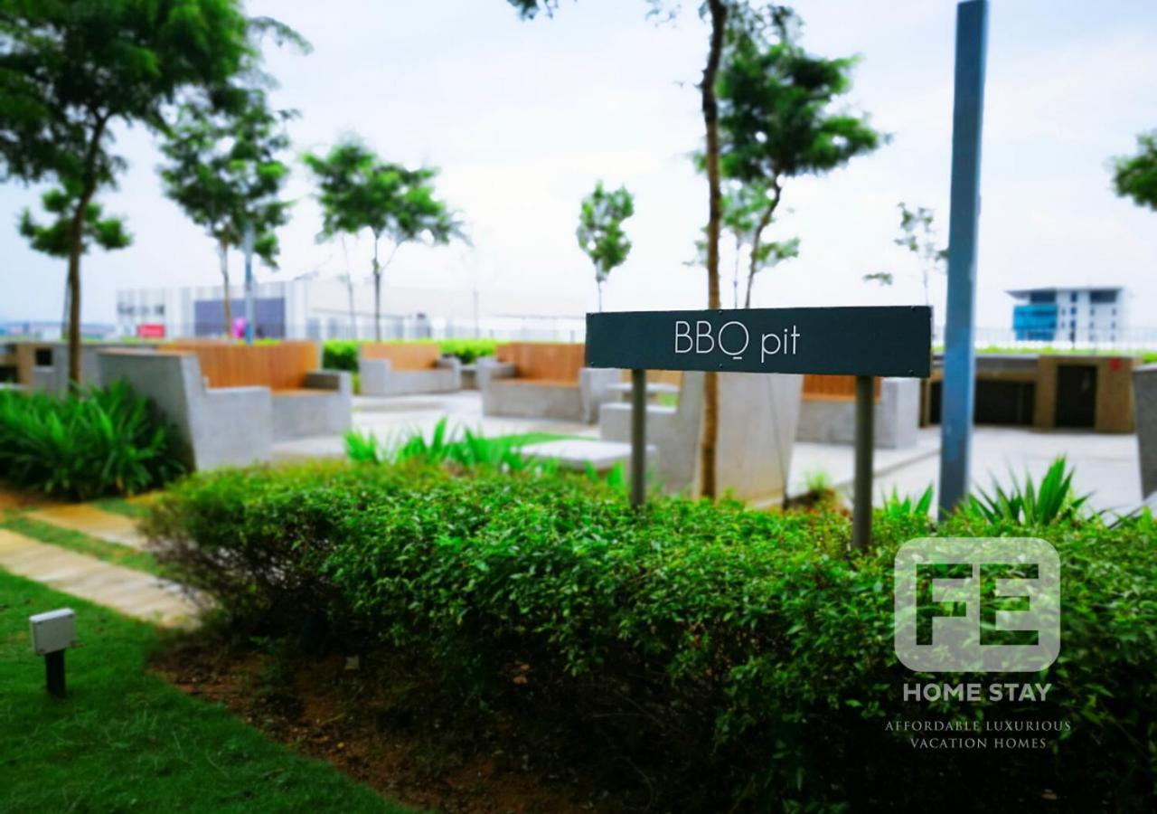 Netflix Wifi Trefoil Homestay Setia Alam Sacc Homestay Fe Shah Alam Bagian luar foto