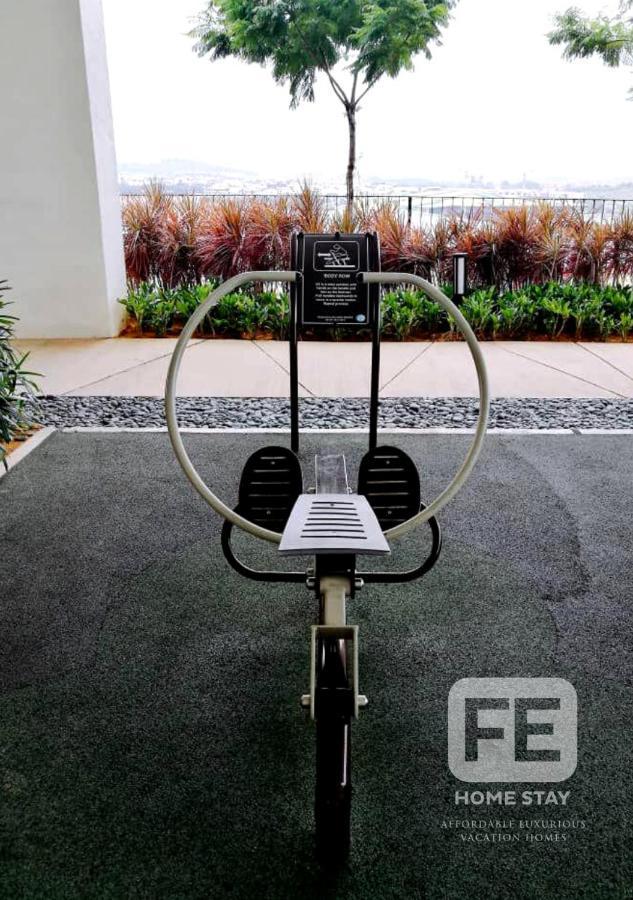 Netflix Wifi Trefoil Homestay Setia Alam Sacc Homestay Fe Shah Alam Bagian luar foto